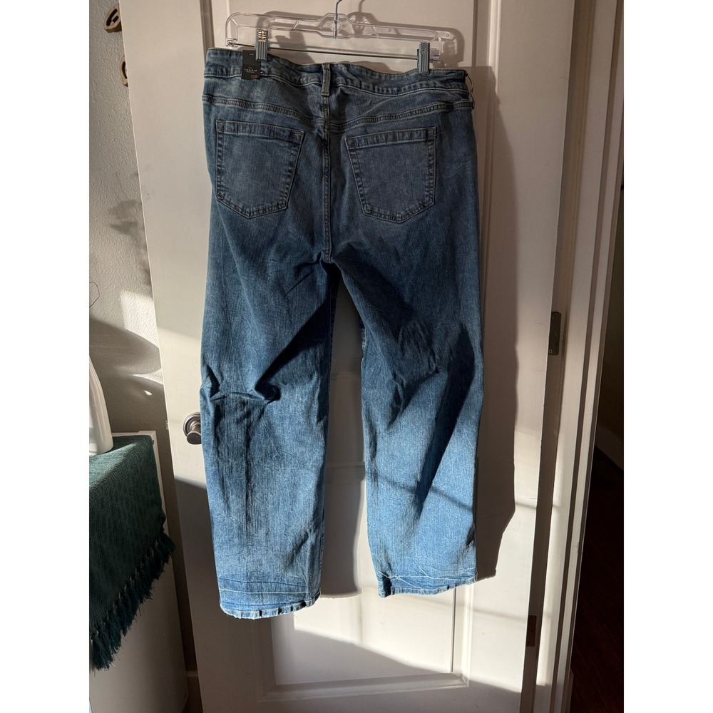 Torrid Womens Boyfriend Jeans Blue Distressed Ripped Knee Straight Leg Denim - Picture 8 of 8